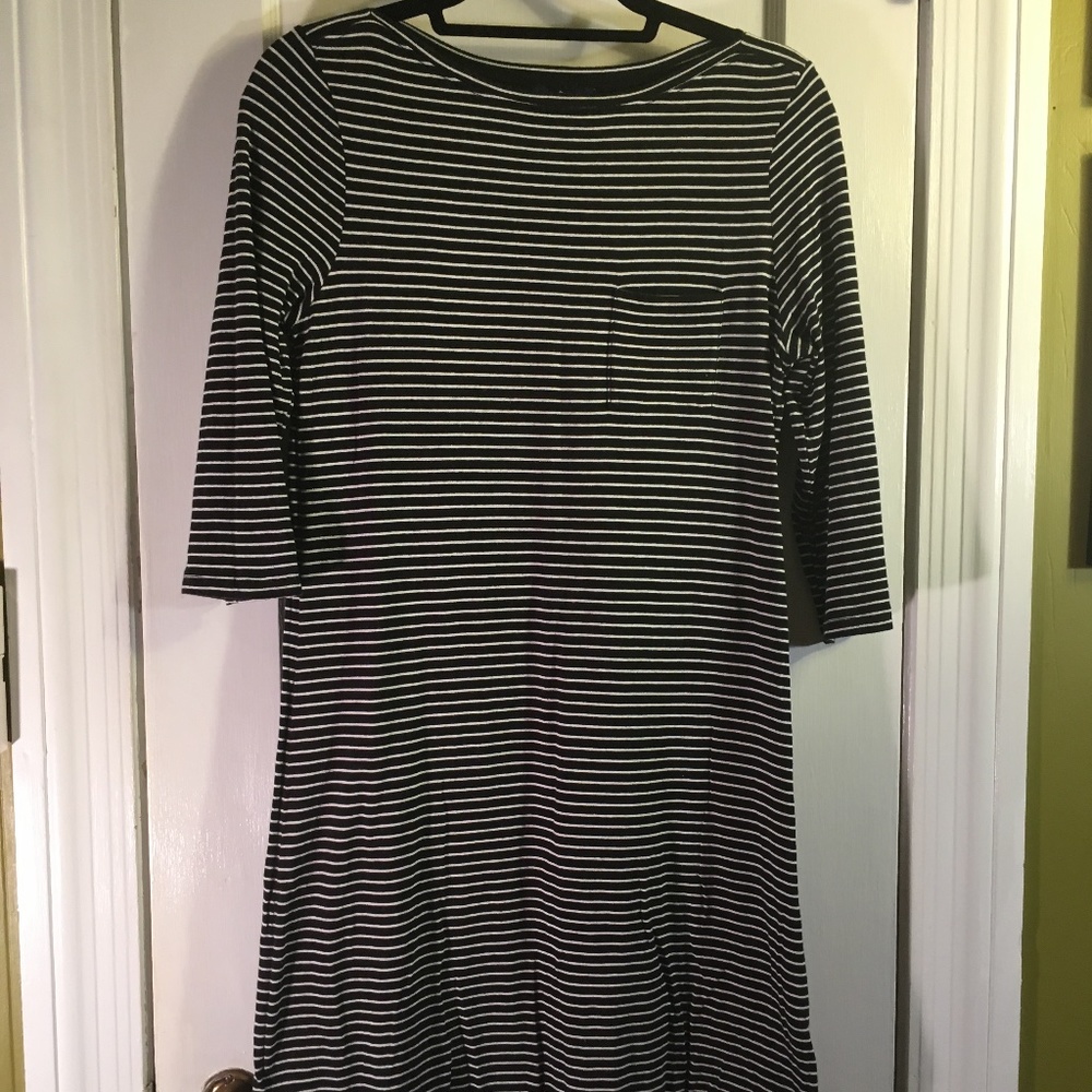 GAP T-Shirt Black/White Striped Dress, Medium